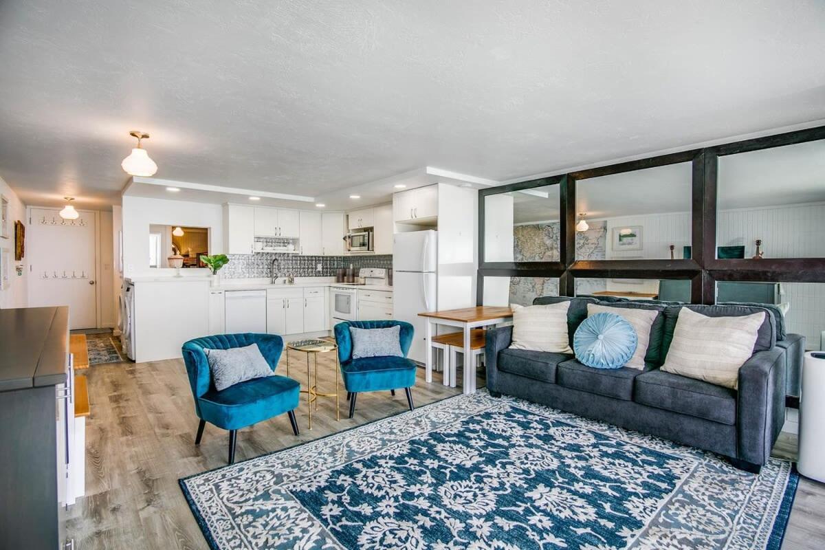 Luxury Beachfront Condo Hau'ula Exterior photo